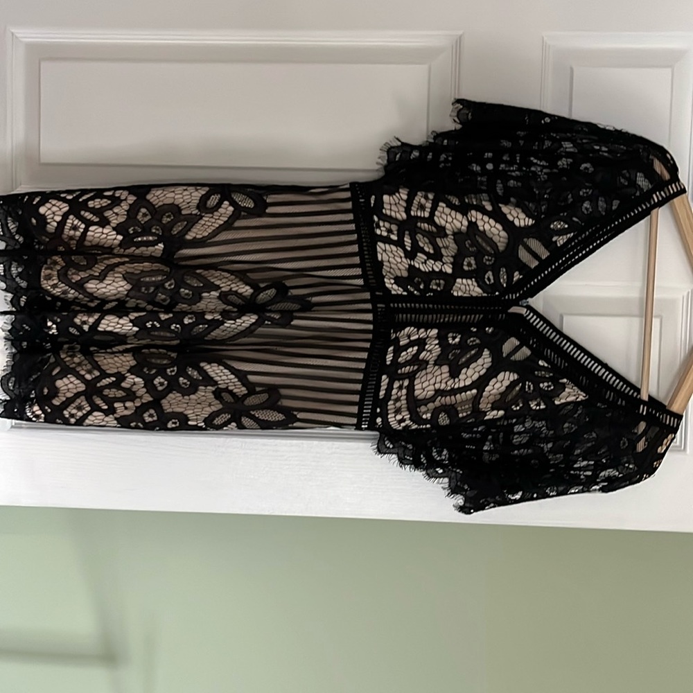 BOUTIQUE ALL OVER LACE BODYCON DRESS